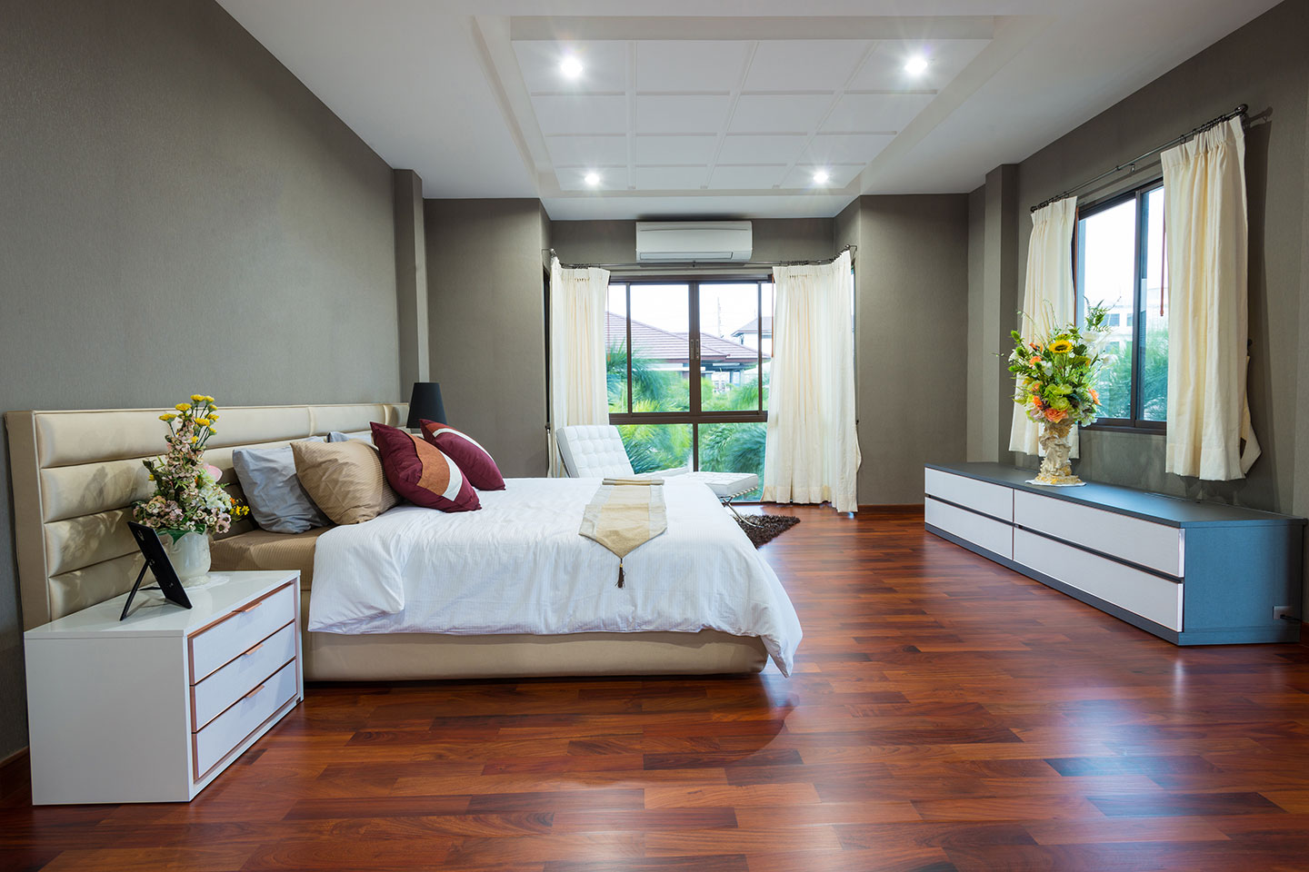 04 Luxury Home Water Front